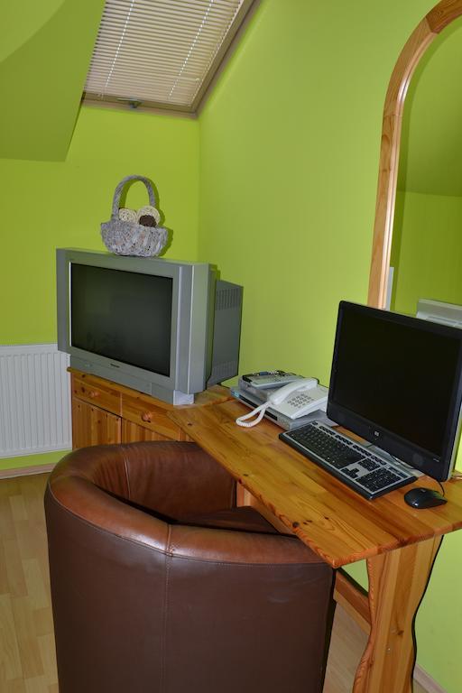 Byron Hotel Zlaté Moravce Værelse billede