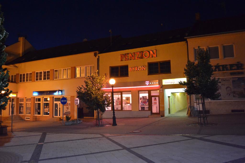 Byron Hotel Zlaté Moravce Eksteriør billede