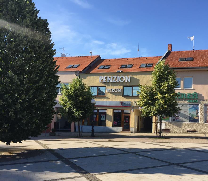 Byron Hotel Zlaté Moravce Eksteriør billede
